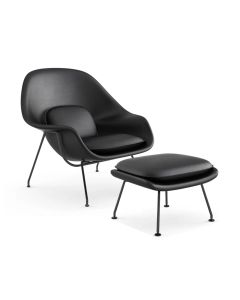 Poltrona Womb Chair com Puff em Couro Natural Preto